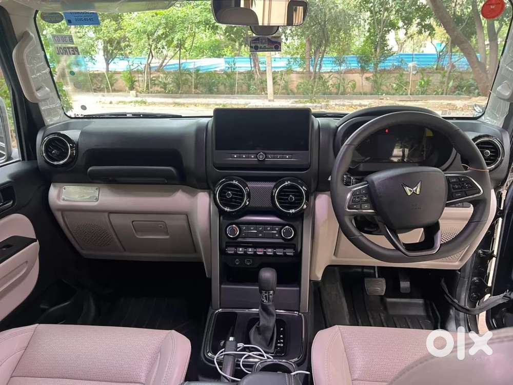 Mahindra Thar Roxx, 2025, Petrol