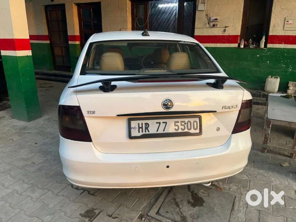 Skoda Rapid Elegance 2012