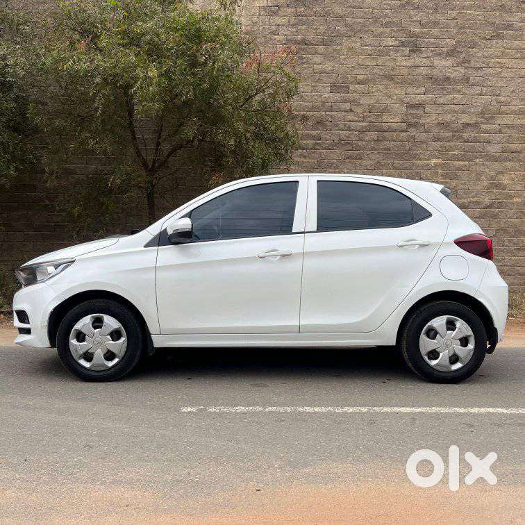Tata Tiago 1.2 Revotron Xt, 2020, Petrol