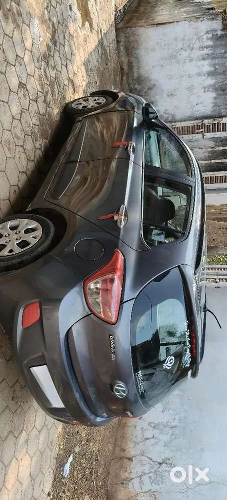 Hyundai Grand I10 2015 Petrol 28000 Km Driven