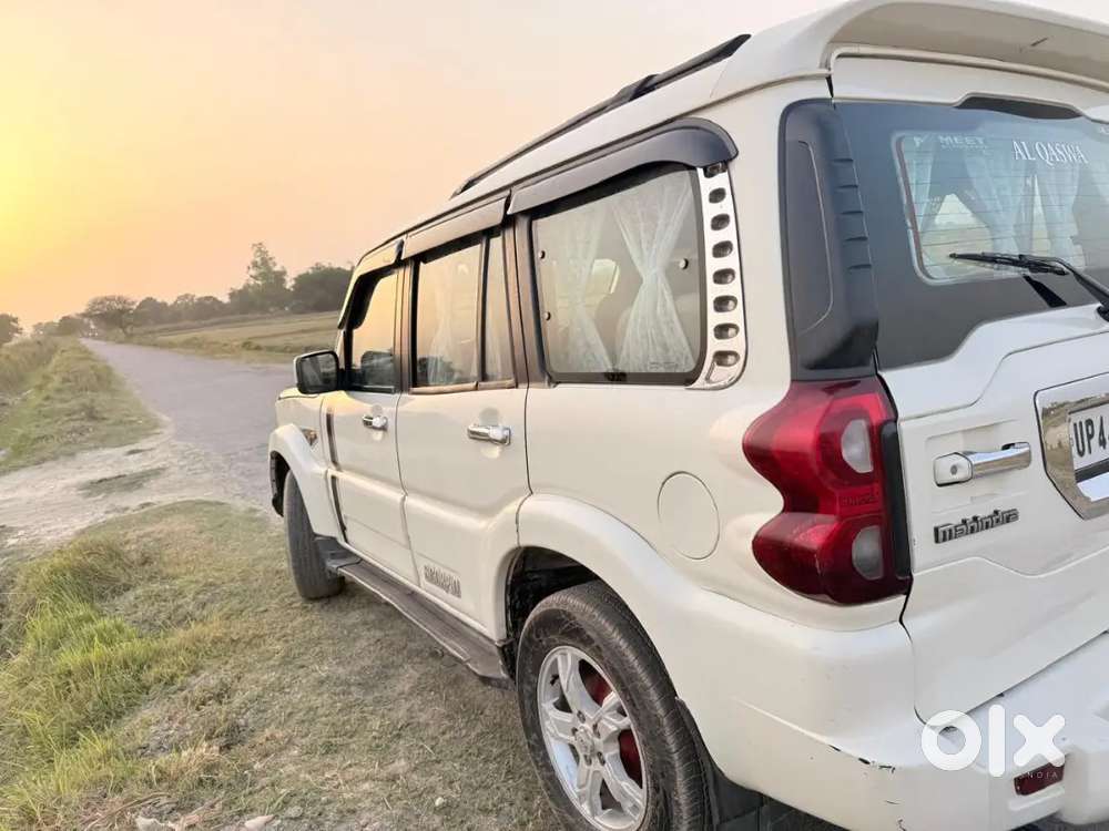 Mahindra Scorpio S10 Contect