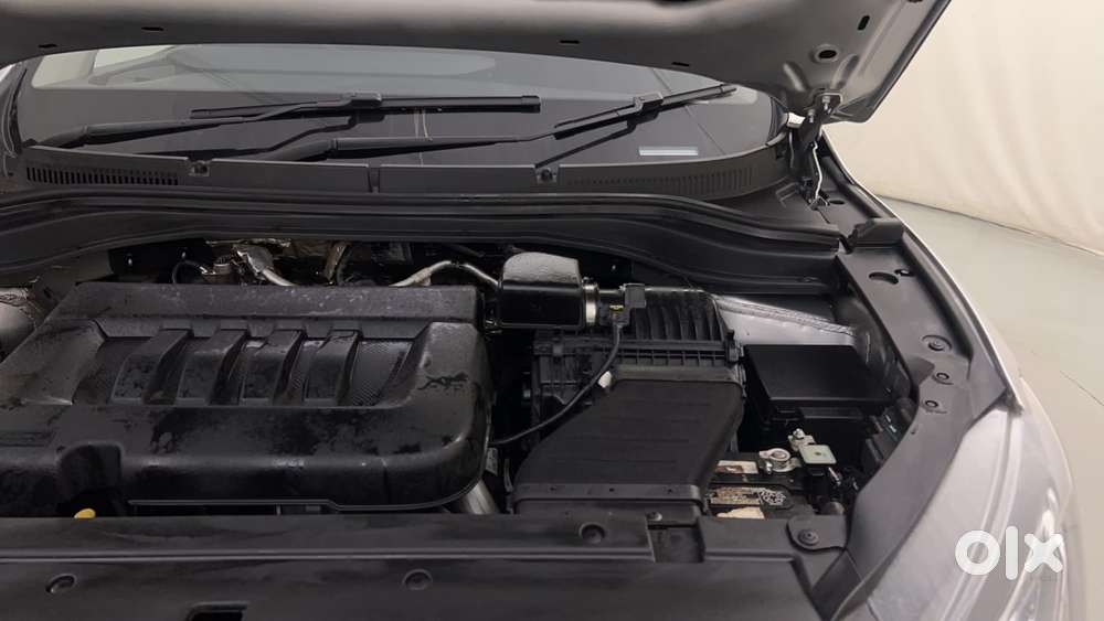 Mahindra Xuv700 2.2 Ax 5 Diesel At 7 Str, 2023, Diesel