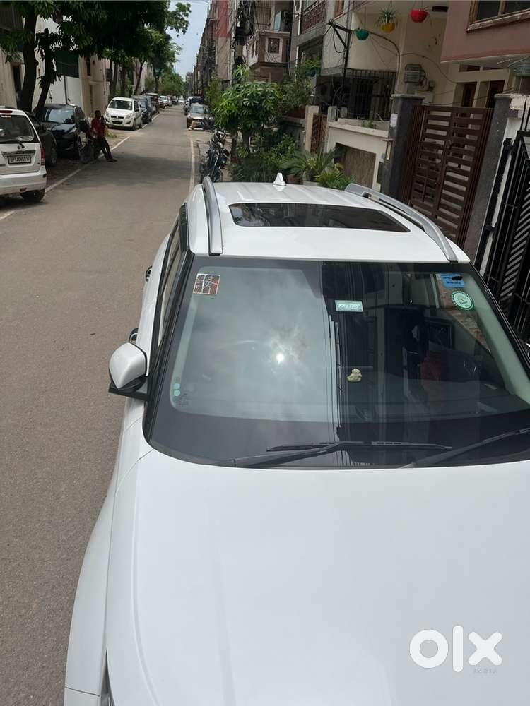 Hyundai Venue Petrol 2019 (automatic With Sun-roof)