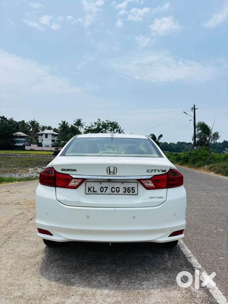 Honda City V At Sunroof, 2016, Petrol
