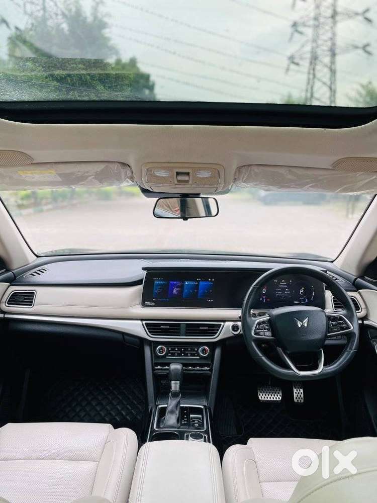 Mahindra Xuv700 2.2 Ax 7 Diesel At Str Awd, 2022, Diesel