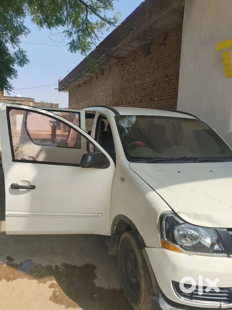 Mahindra Xylo 2016