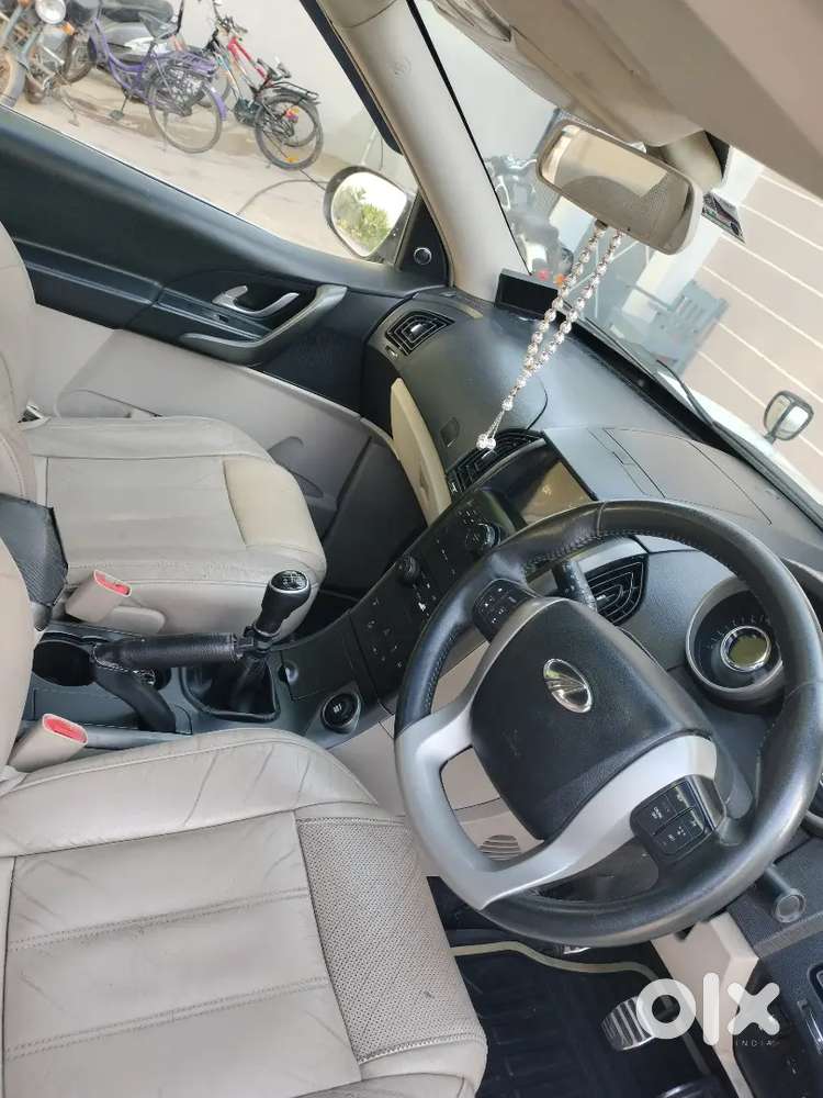 Mahindra Xuv500 W10 2016 Sunroof Diesel Well Maintained  New Tyres