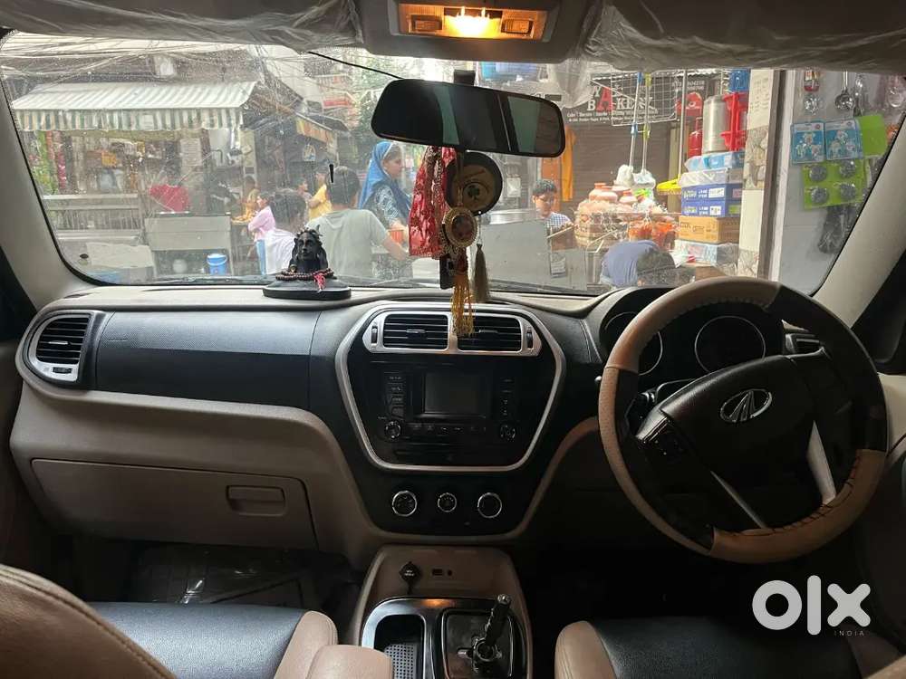 Mahindra Tuv 300 Plus 2018