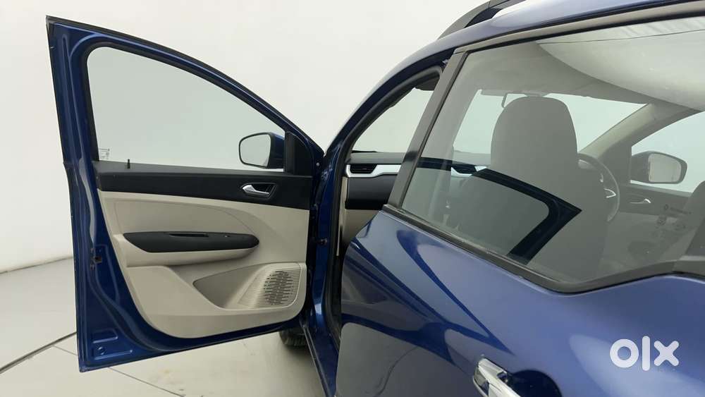 Renault Triber Rxz, 2021, Petrol