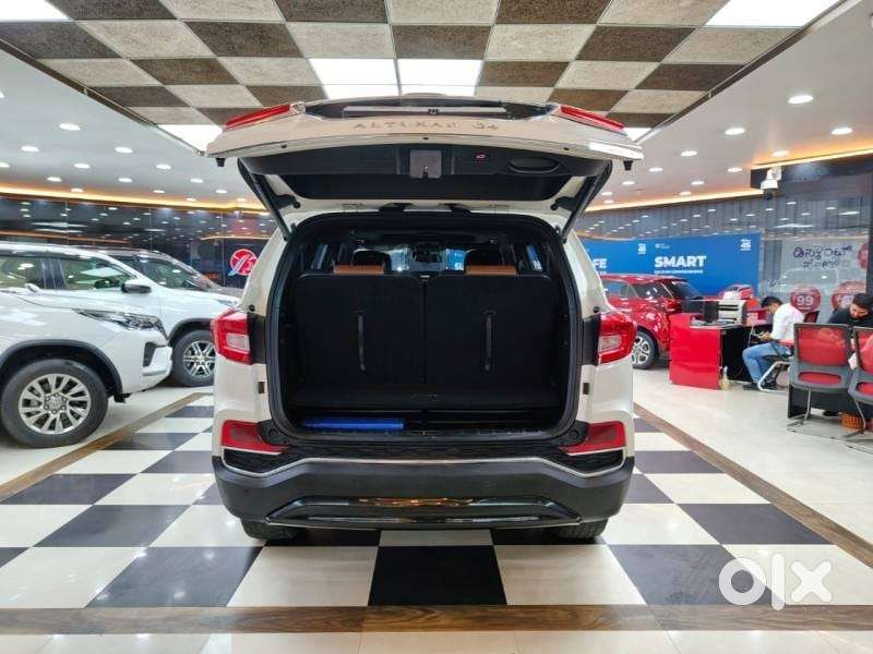 Mahindra Alturas G4 4wd At, 2021, Diesel