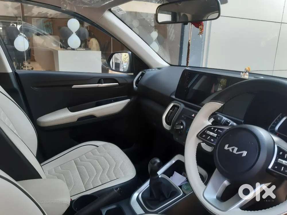 New Condition, No Dent Paint & 1 Lakh Accessories Ke Sath