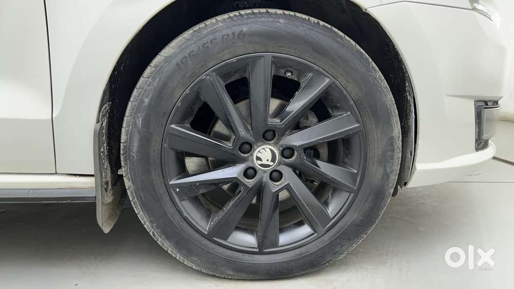 Skoda Rapid 1.0 Style At, 2021, Petrol