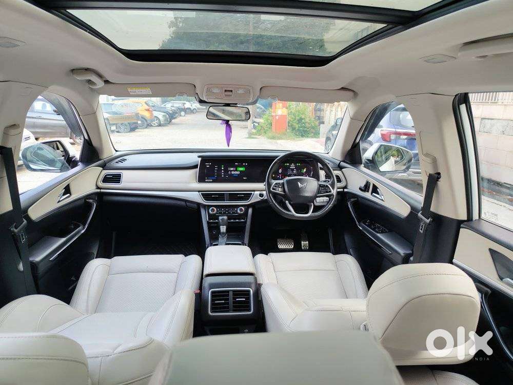 Mahindra Xuv700 2.2 Ax 7 Diesel At Str, 2022, Diesel