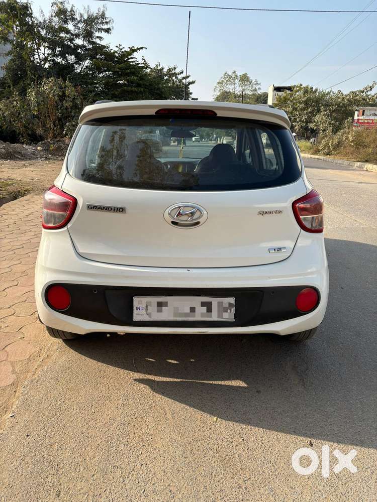 Hyundai Grand I10 Sportz (o) 1.2 At Vtvt, 2019, Petrol
