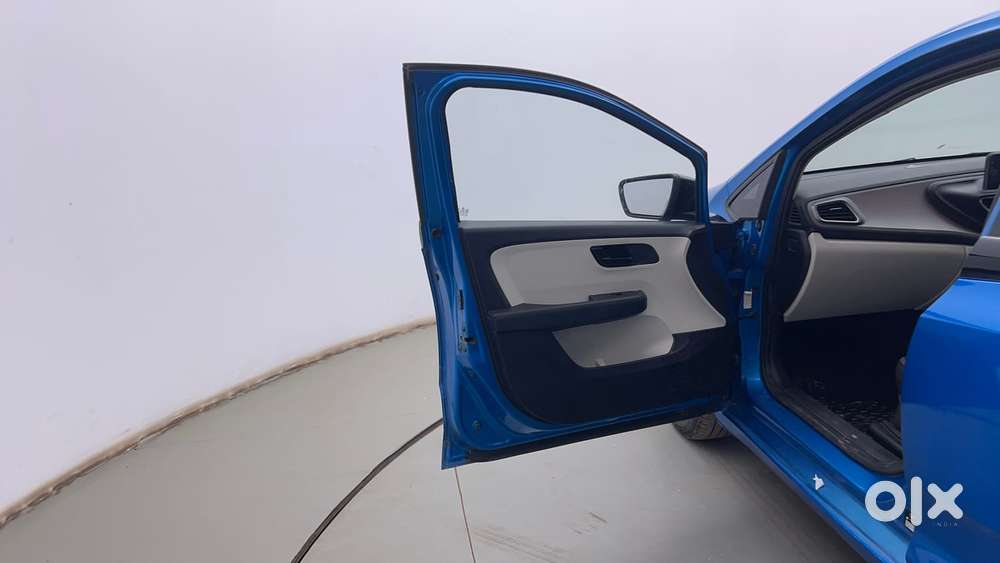 Tata Altroz 1.2 Xm Plus, 2021, Petrol