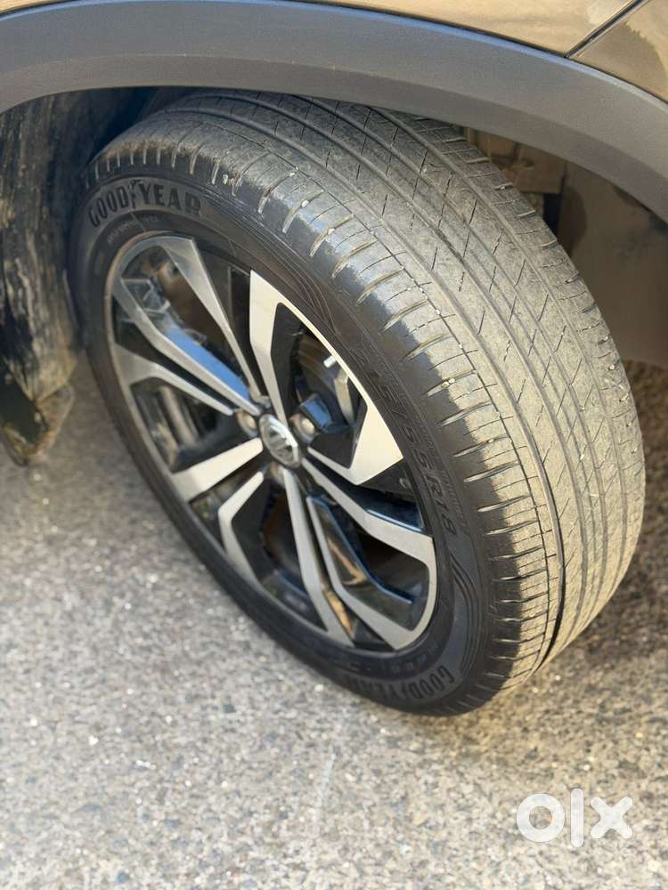 Mg Hector Plus Sharp Pro 1.5 Turbo Petrol Cvt 6 Str, 2023, Petrol