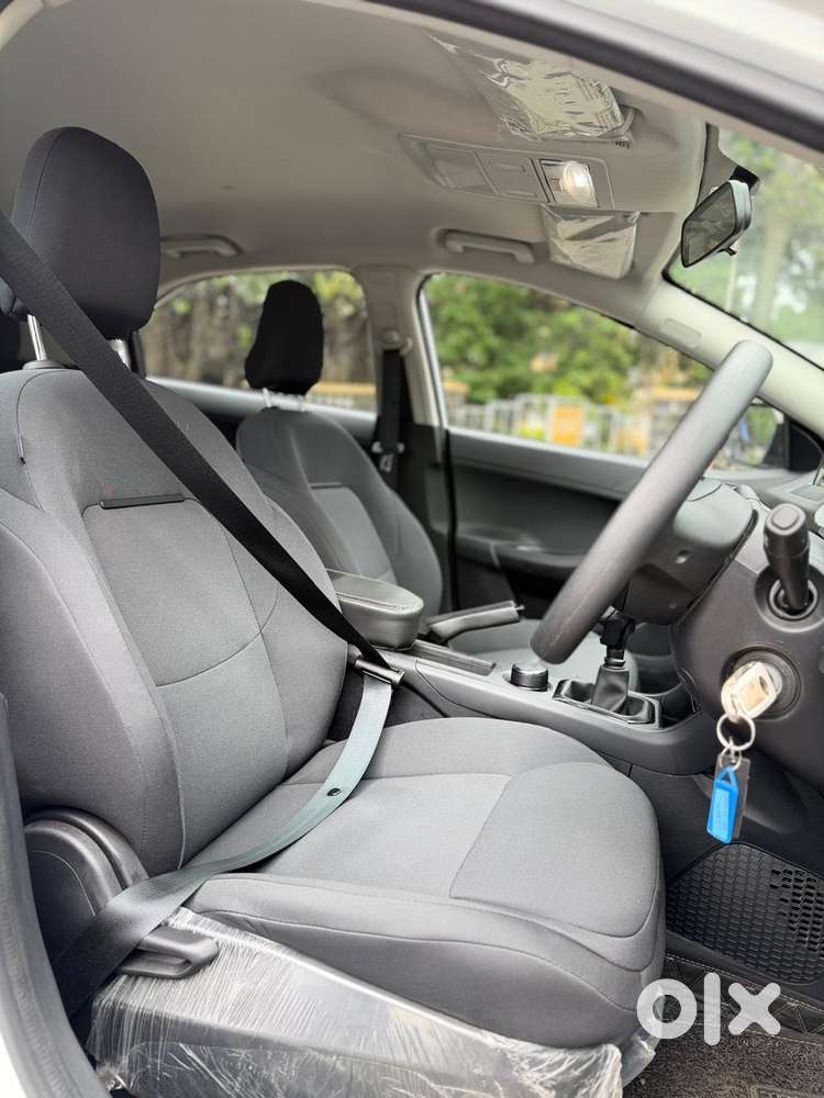 Tata Nexon Smart Plus1.2 Revotron Petrol 5 Mt, 2025, Petrol