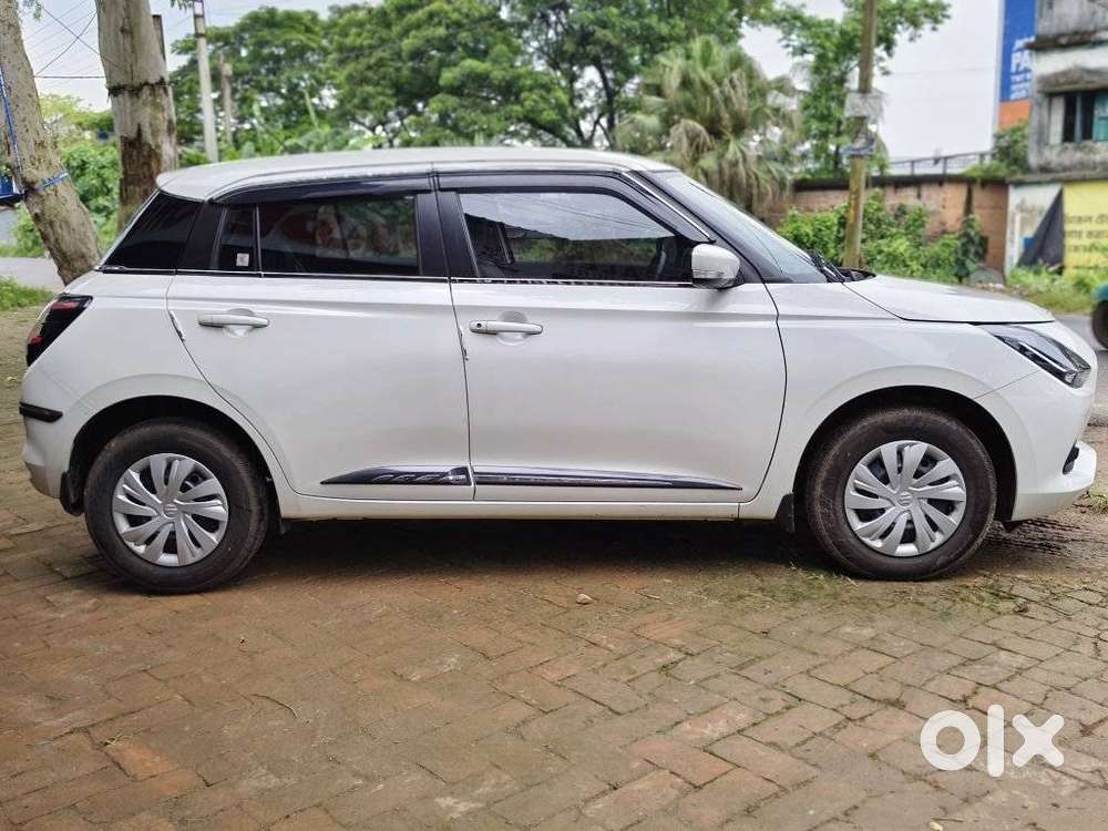 Maruti Suzuki Swift Vxi + Manual, 2025, Petrol