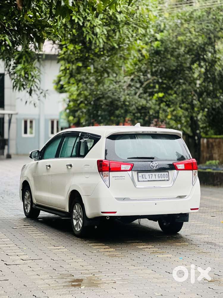 Toyota Innova Crysta 2.4 G Plus Mt 7 Str, 2024, Diesel