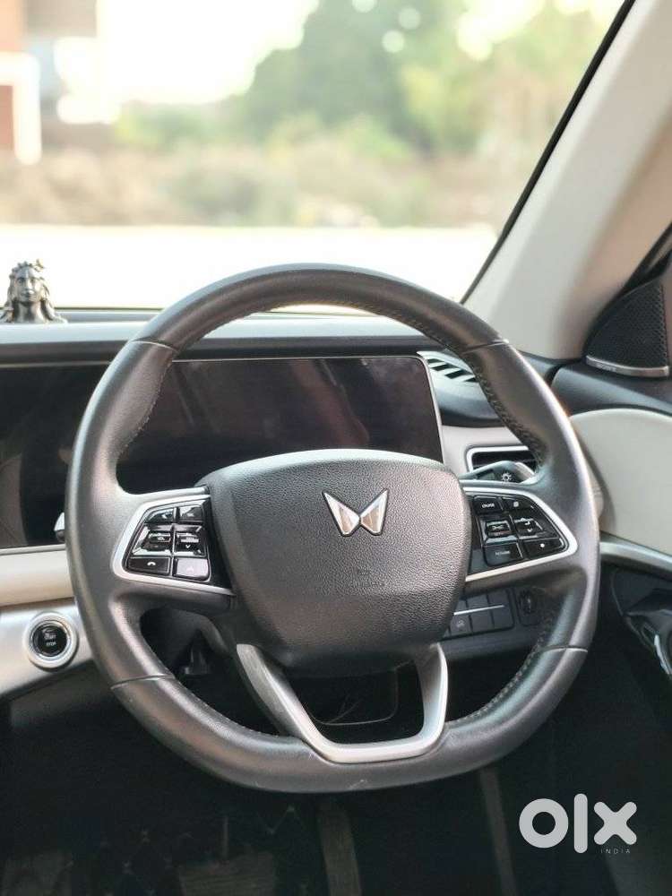 Mahindra Xuv700 2.2 Ax 7 Diesel At Str Awd, 2024, Diesel