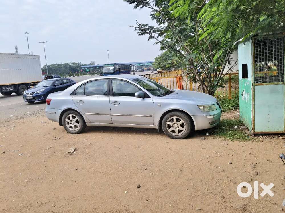Hyundai Sonata Embera 2005 Petrol 80000 Km Driven