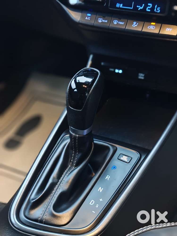 Hyundai I20 Sportz 1.2 Ivt Dual Tone, 2023, Petrol