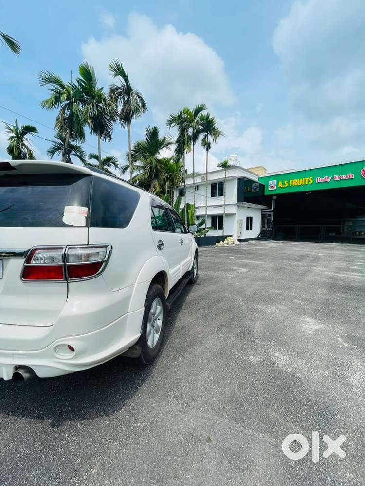 Toyota Fortuner 2011 Diesel 199999 Km Driven