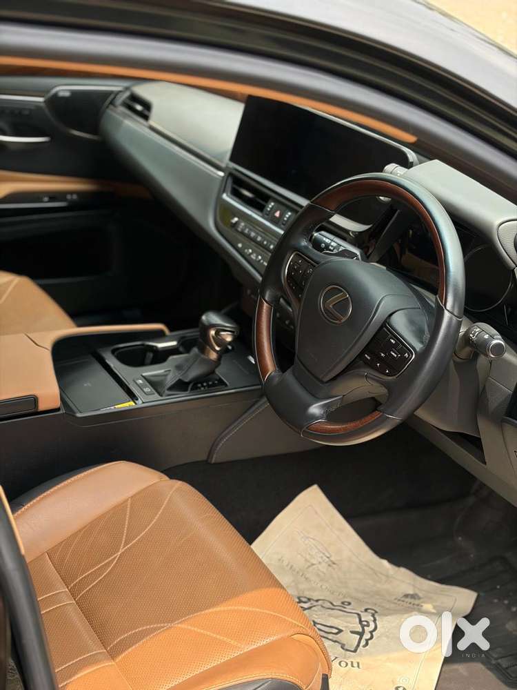 Lexus Es 300h Luxury, 2023, Petrol