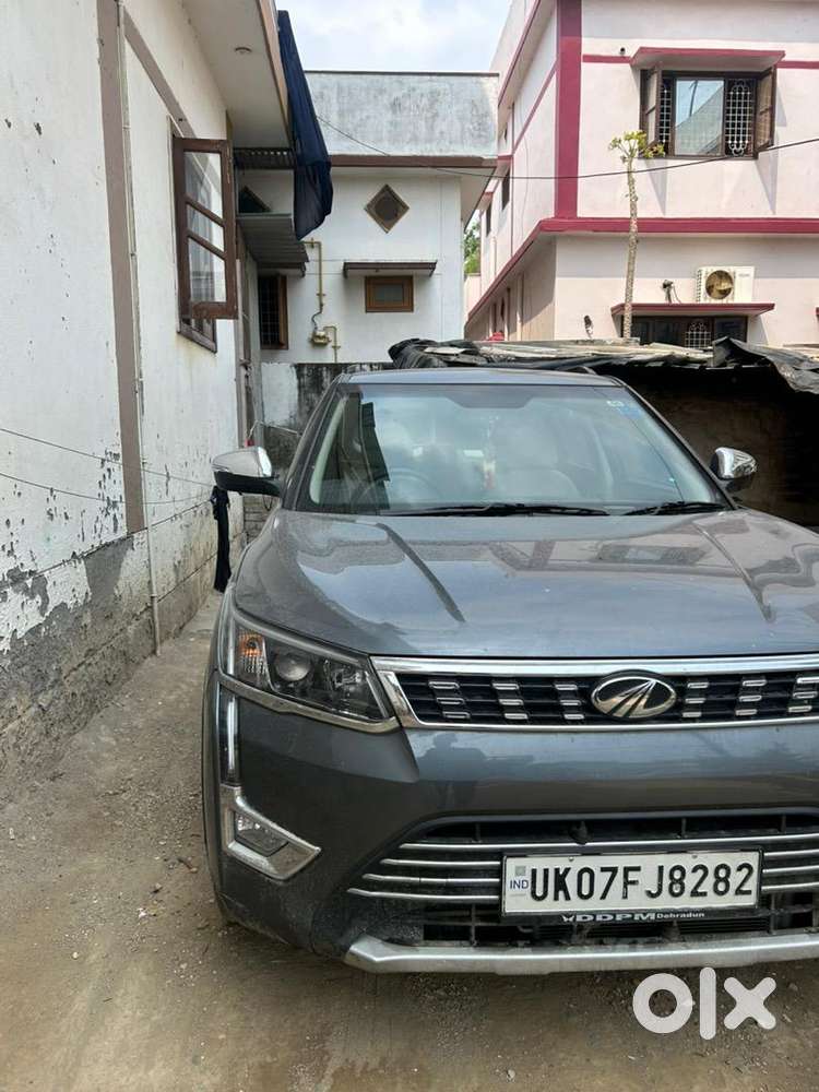 Mahindra Xuv300 Turbosport Petrol Well Maintained