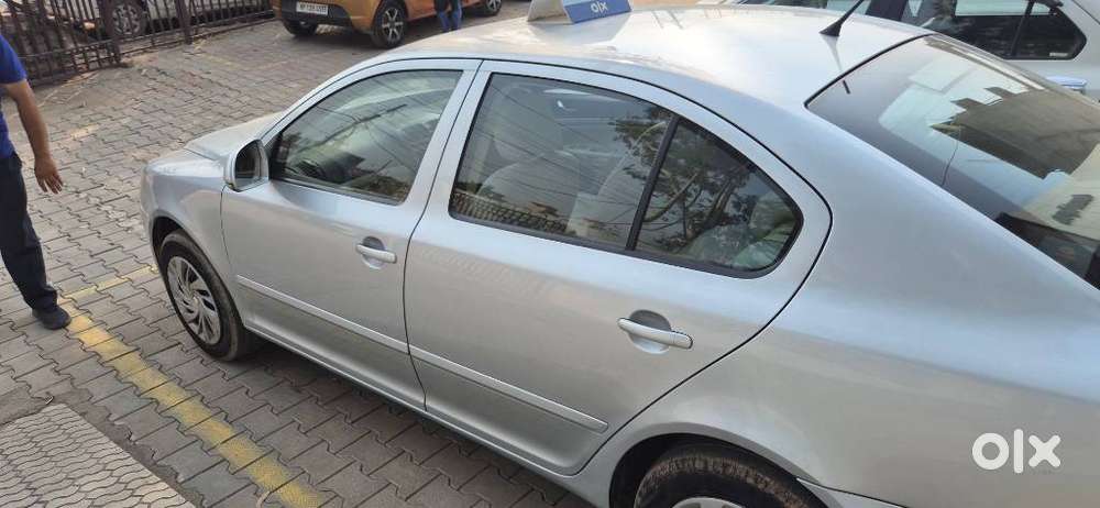 Skoda Laura Ambiente, 2011, Petrol