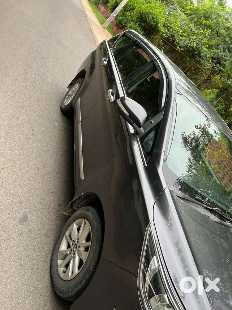 Toyota Innova Crysta 2017