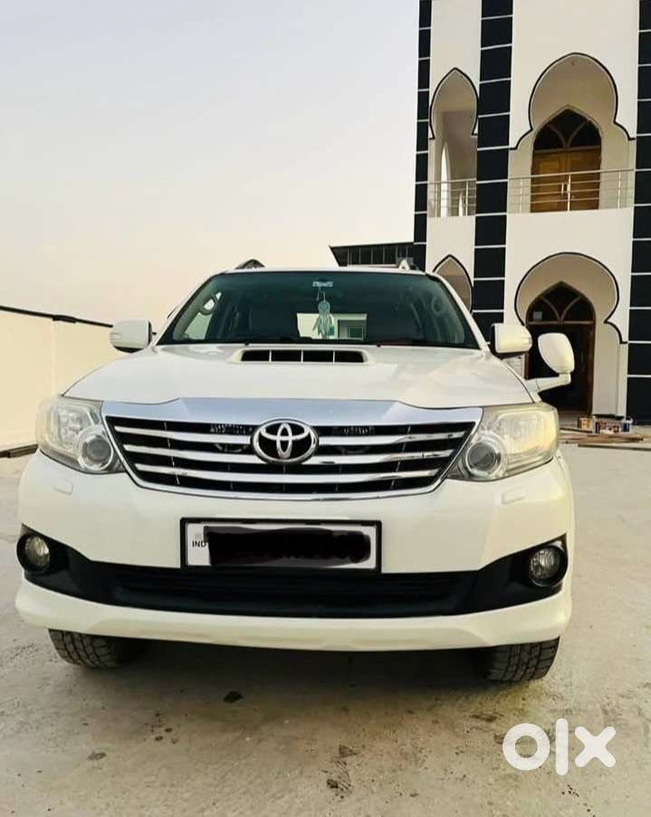 Toyota Fortuner 3.0 D-4d (suv) (pearl White) - Excellent Condition