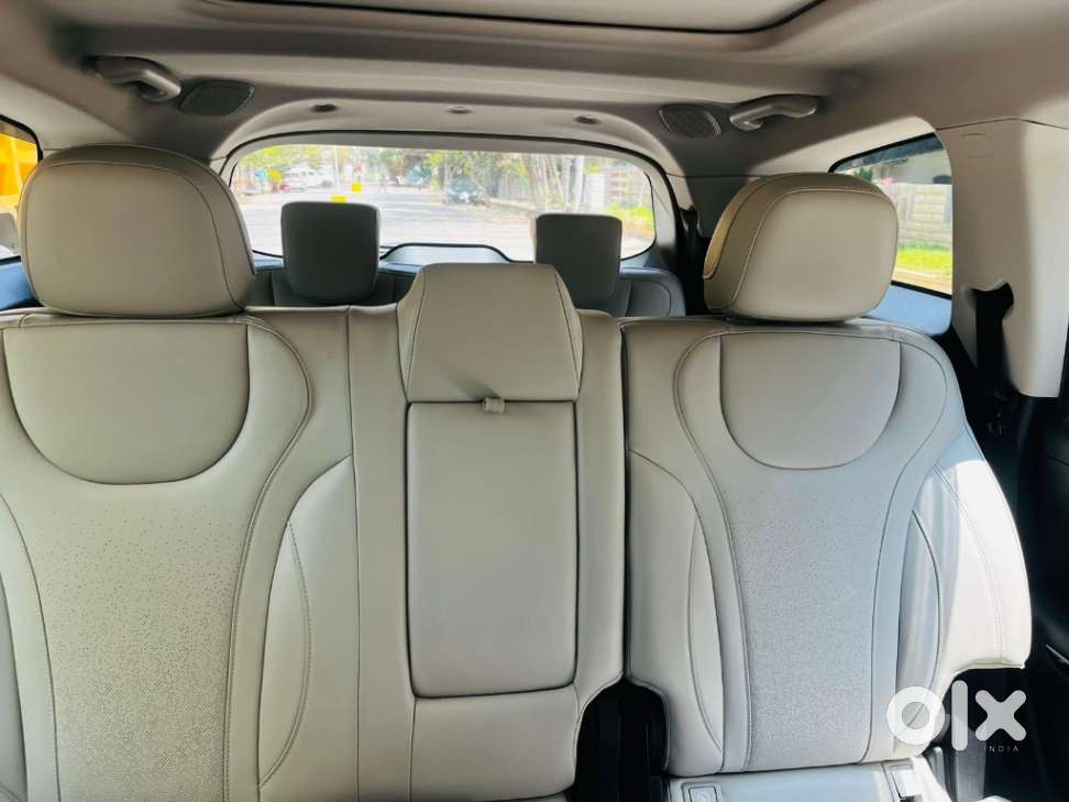 Mahindra Xuv700 2.2 Ax 7 Diesel At Luxury Pack Str Awd, 2023, Diesel