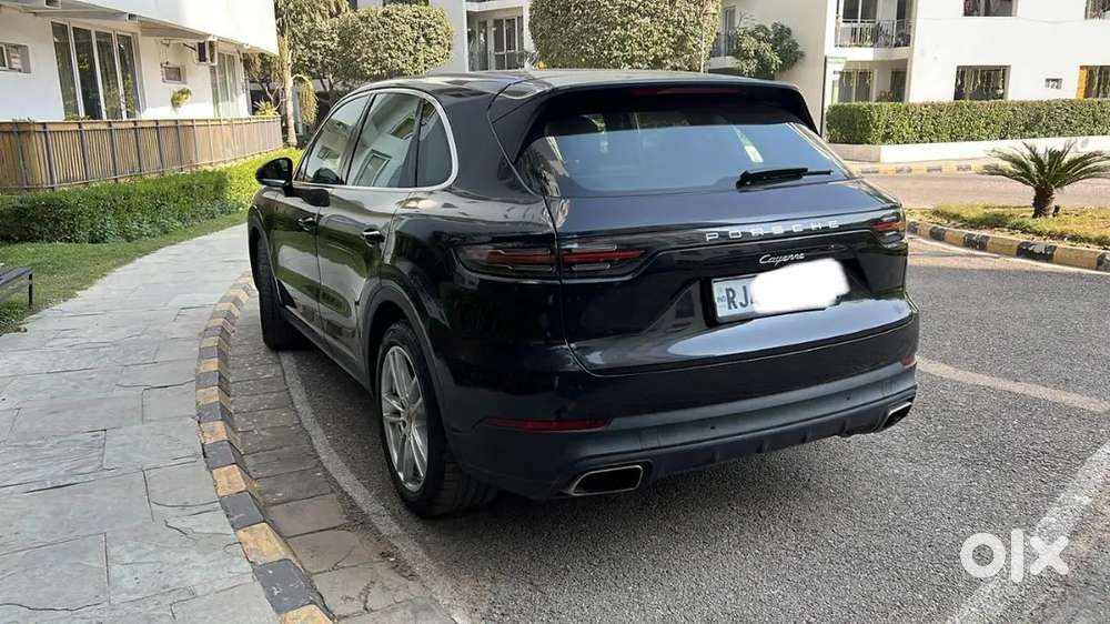 Porsche Cayenne 2022 Petrol 27000 Km Driven