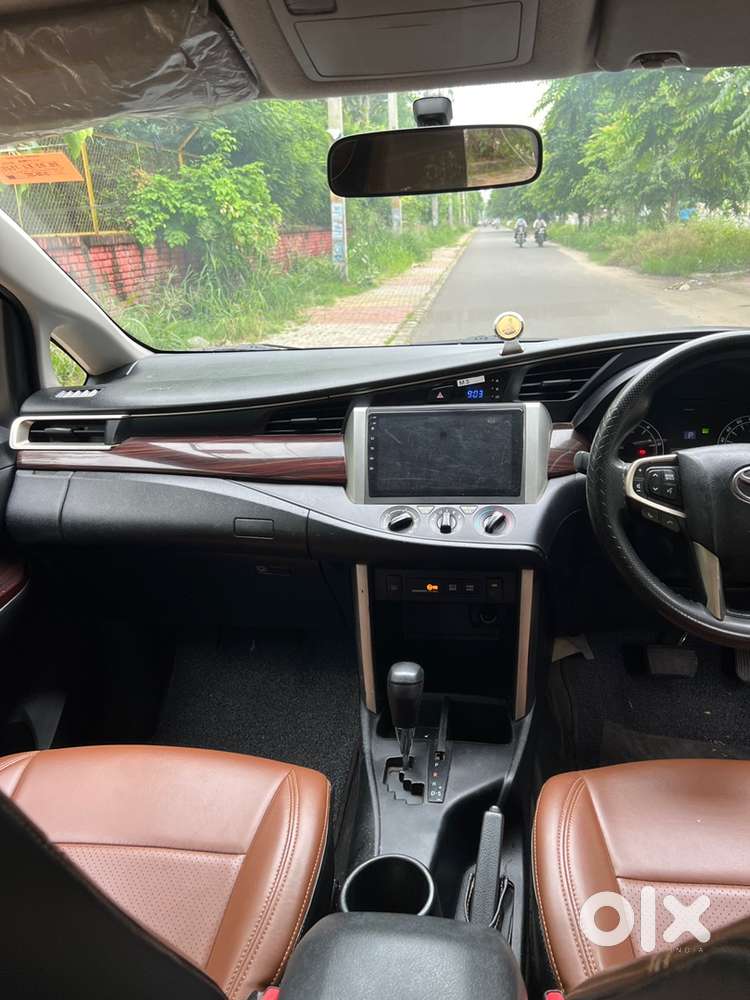 Toyota Innova Crysta 2017