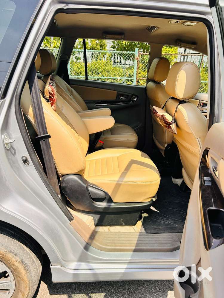 Toyota Innova 2.5 V 8 Str, 2015, Diesel