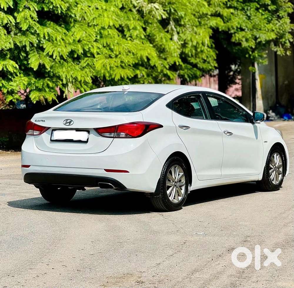 Hyundai Elantra 1.8 Sx Mt, 2015, Petrol