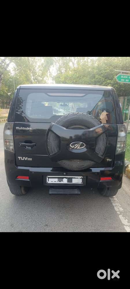 Mahindra Tuv 300 T4 Plus, 2019, Petrol