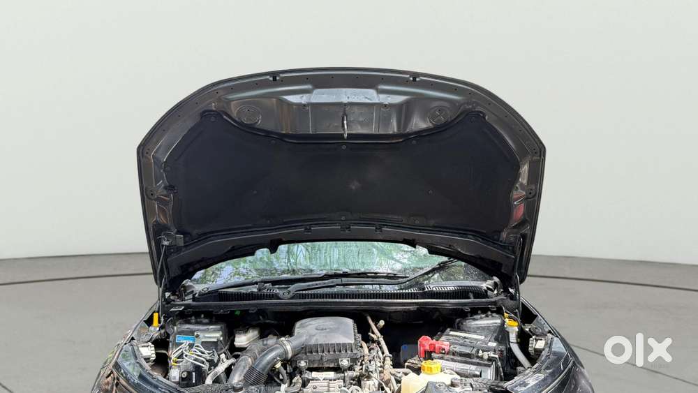 Tata Nexon Pure (s) 1.2 Petrol 6amt, 2025, Petrol