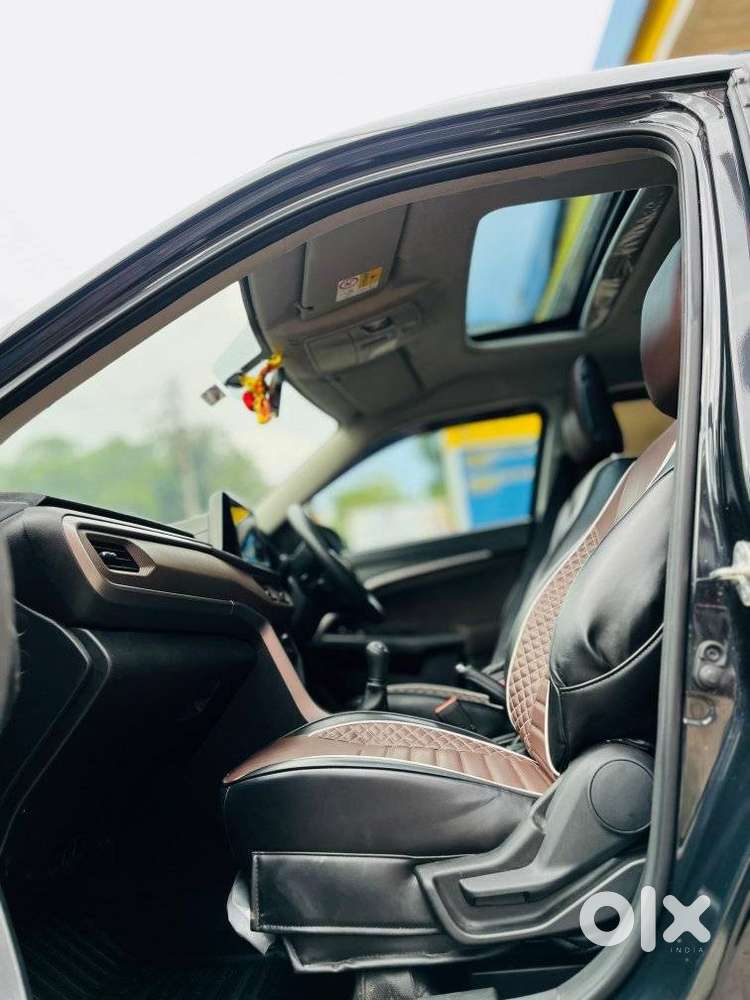 Maruti Suzuki Brezza 1.5 Zxi Smart Hybrid, 2025, Petrol