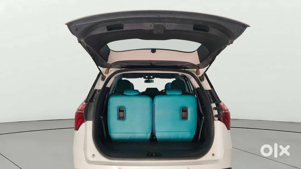 Mahindra Xuv700 2.2 Ax 5 Diesel At 7 Str, 2022, Diesel