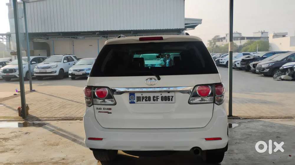 Toyota Fortuner 201516 Diesel 132000 Km Driven