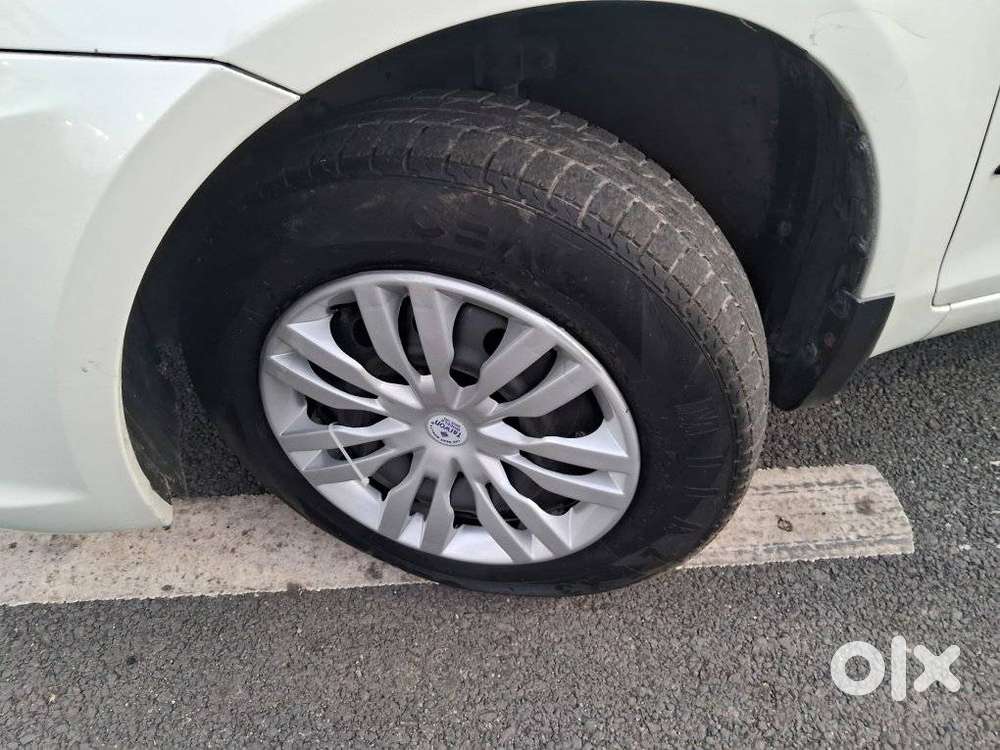Maruti Suzuki Swift Dzire 1.2 Vxi Bsiv, 2014, Petrol