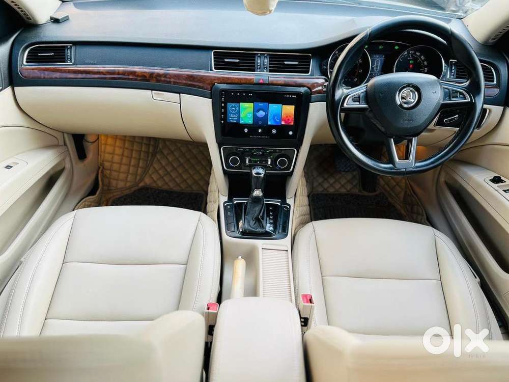 Skoda Superb 2015 Petrol 76000 Km Driven