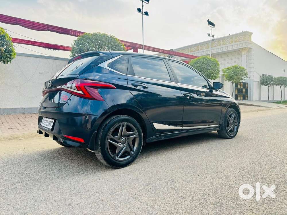Hyundai New I20 1.2 Sportz Ivt Dual Tone, 2022, Petrol