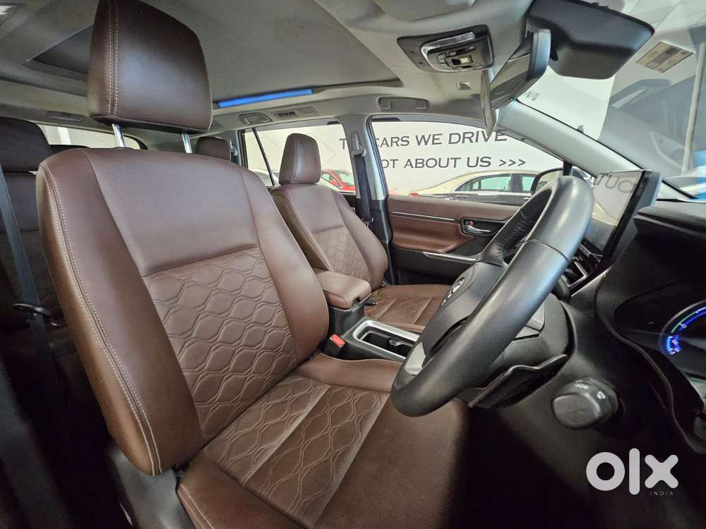 Toyota Innova Hycross 2.0 Zx (o) Hybrid 7 Str, 2024, Petrol