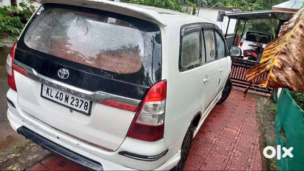 Urgent Sell Well Maintained 8-seater For Sale - Perumbavoor