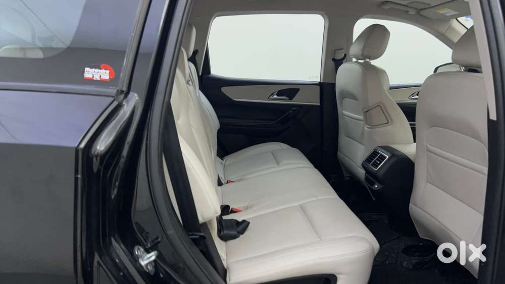 Mahindra Xuv700 2.0 Ax 7 Petrol At Luxury Pack Str, 2024, Petrol