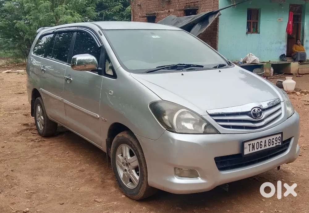Toyota Innova 2010