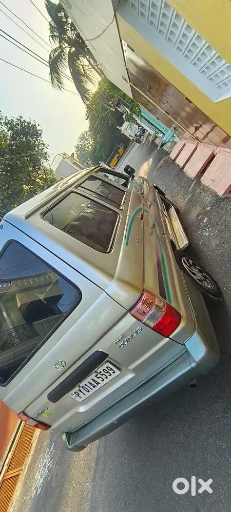 Toyota Qualis 2005 Diesel Well Maintained